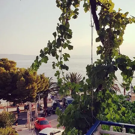 Apartment By The Sea Podgora Exterior photo